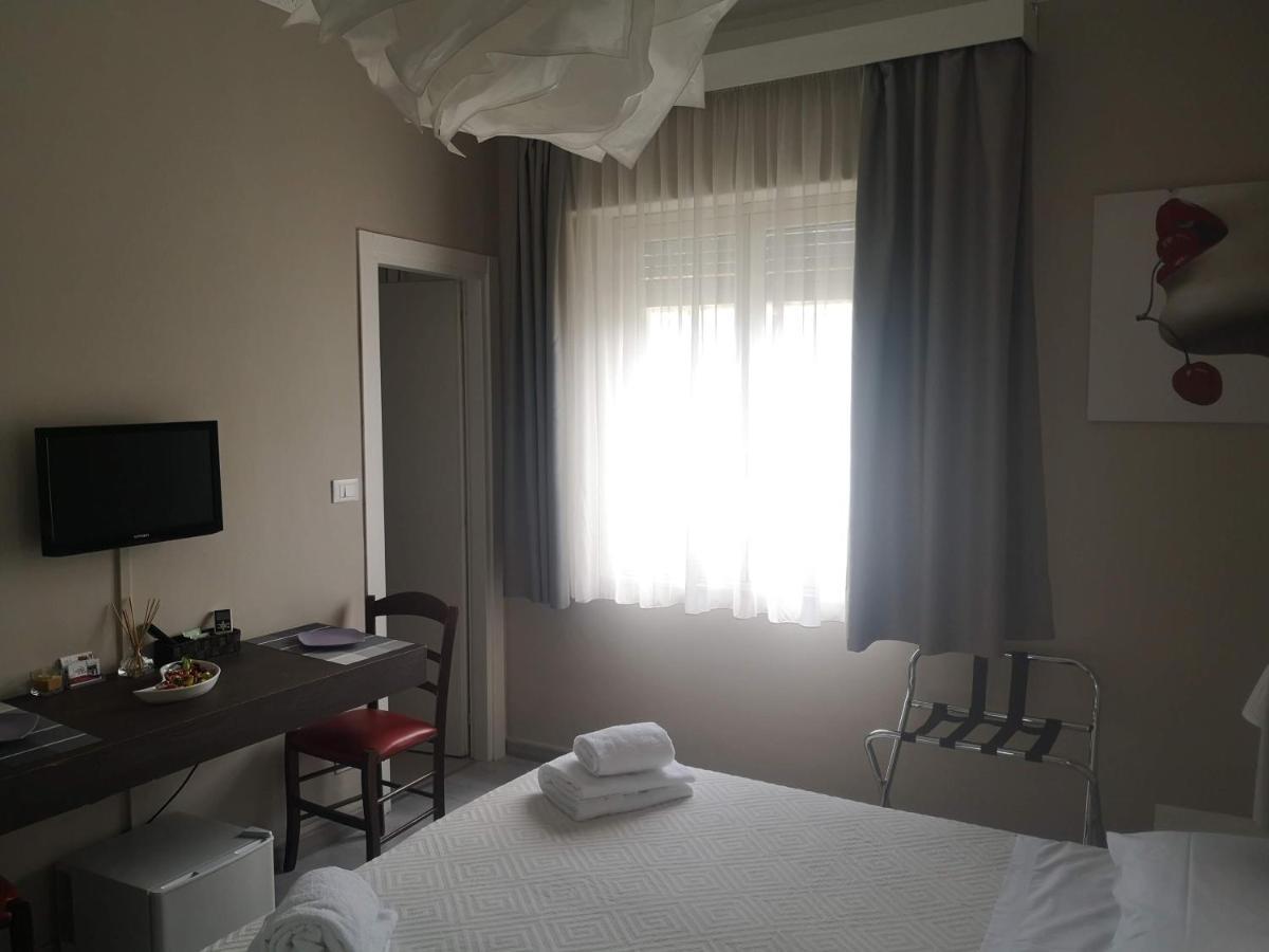 Athena Charming Rooms Taormina Bagian luar foto