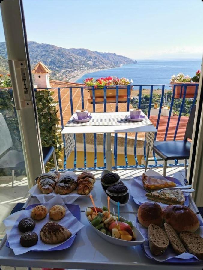 Athena Charming Rooms Taormina Bagian luar foto