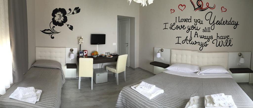 Athena Charming Rooms Taormina Bagian luar foto