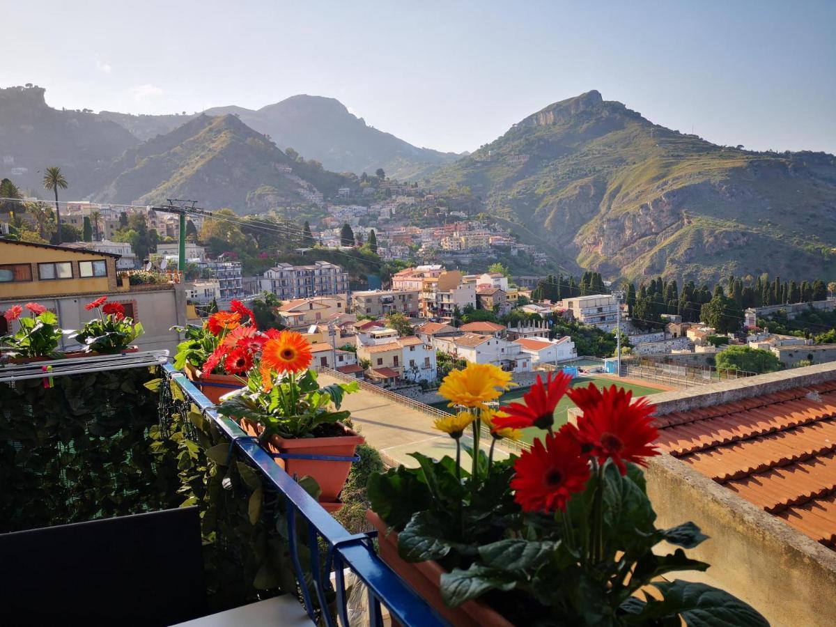 Athena Charming Rooms Taormina Bagian luar foto